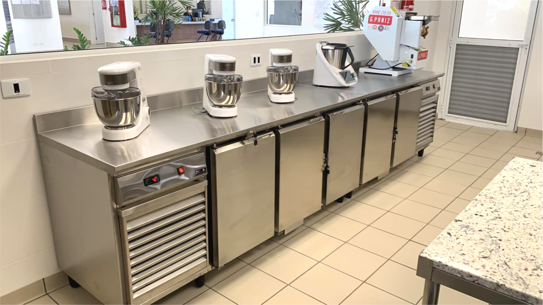 Refrigeração para cozinha industrial: Quais equipamentos devo utilizar?